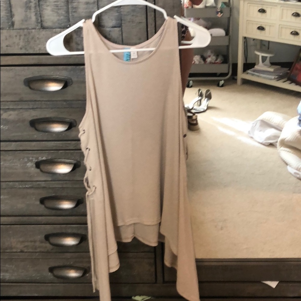 Long tank top